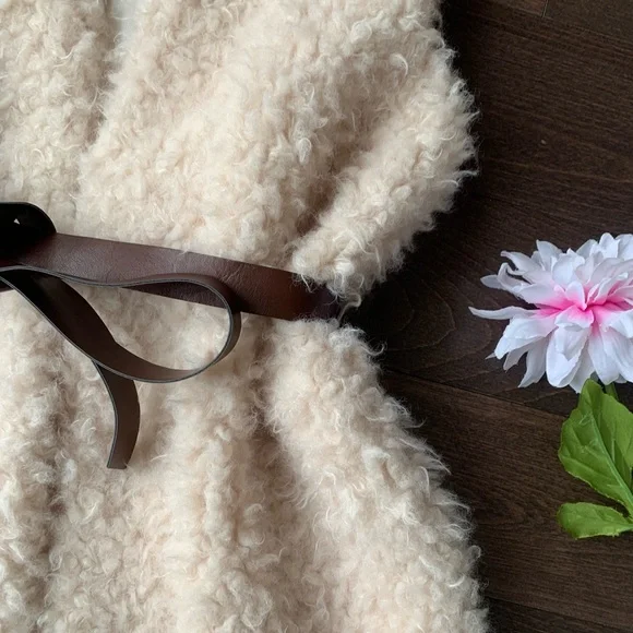 Los Angeles Barcelona ‘ARUM’ Sleeveless Jacket - Picture 2 of 16